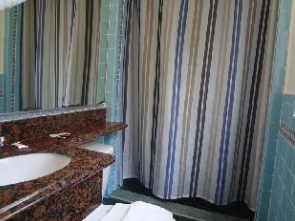 Paradise Inn & Suites Image 13