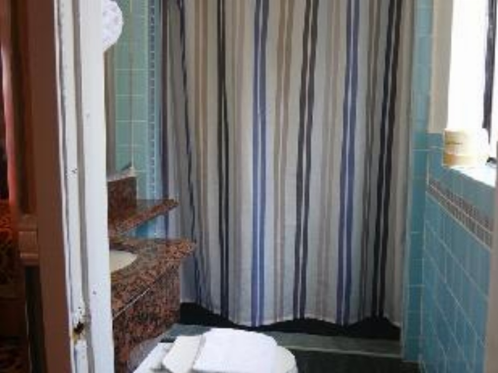 Paradise Inn & Suites Image 15