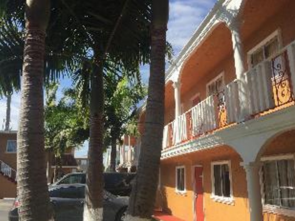 Paradise Inn & Suites Image 6